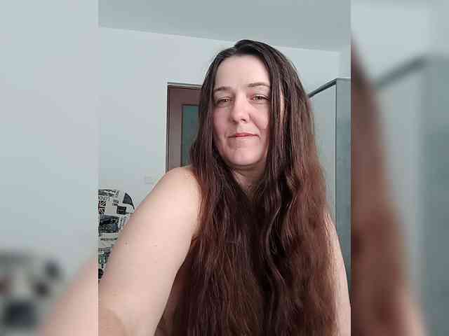 Angela100 bongacams live cam model