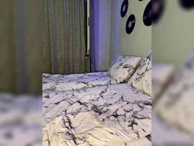 SweetVenomX bongacams live cam model