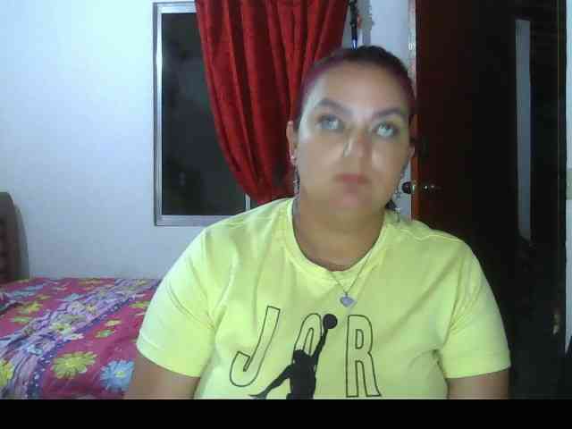 Ariel-69 bongacams live cam model