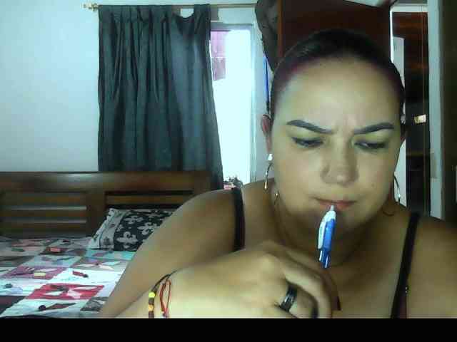 Ariel-69 bongacams live cam model