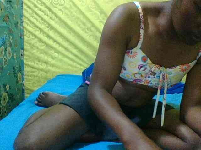 Raissa-Suan bongacams live cam model