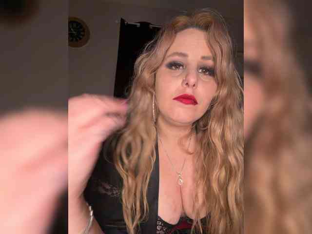 GoddessNyxara bongacams live cam model