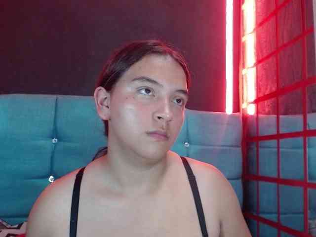 Arabella-Fraser18 bongacams live cam model