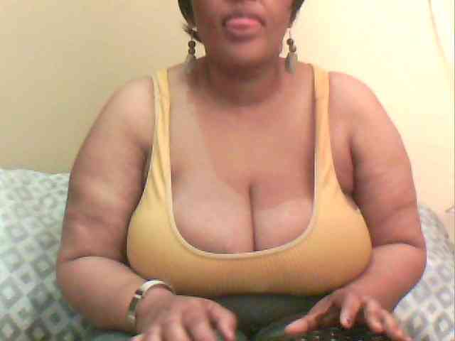 MyDDBOOBIES bongacams live cam model