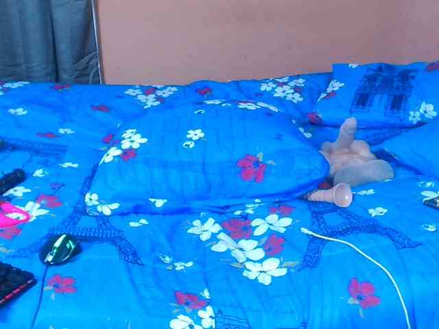 VelvetTits bongacams live cam model