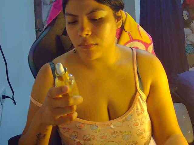 Kanyatt bongacams live cam model