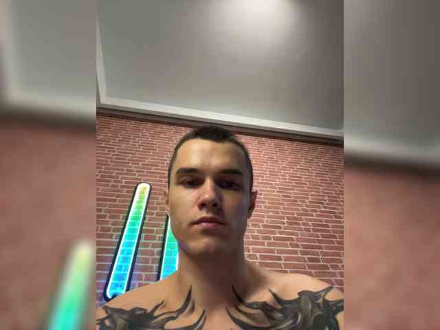 AAOneLove bongacams live cam model