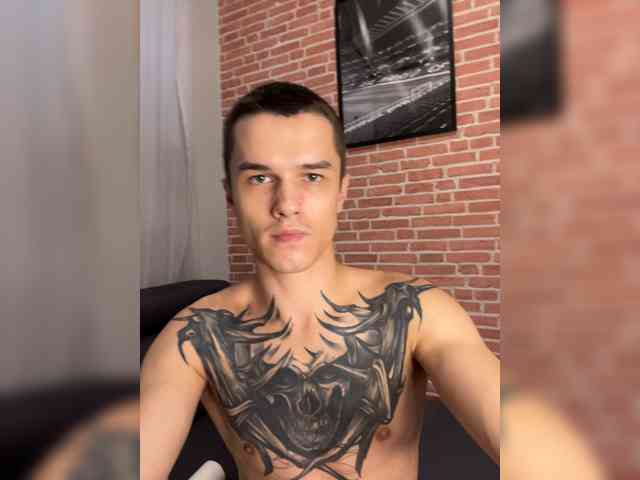 AAOneLove bongacams live cam model