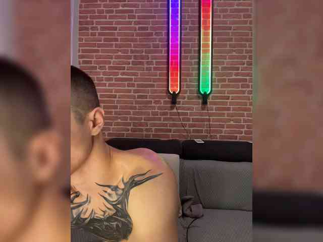 AAOneLove bongacams live cam model