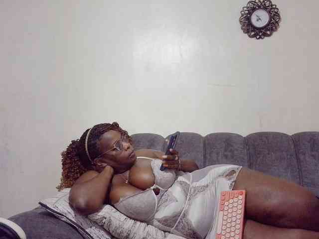 africangoddess bongacams live cam model