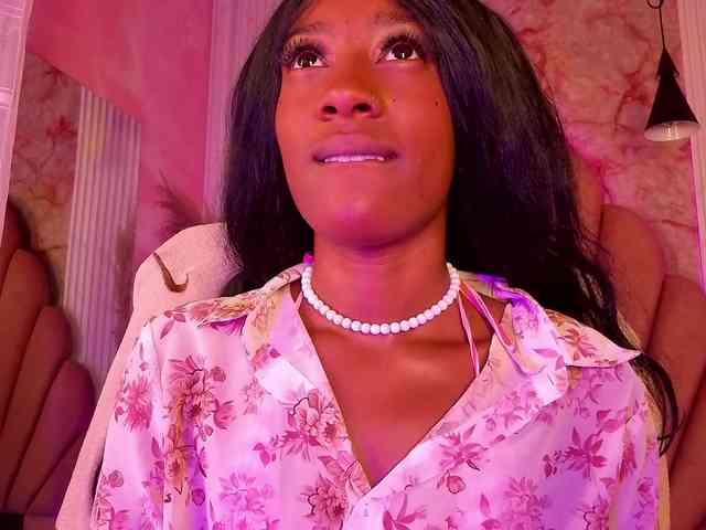 Sofi-Thomas bongacams live cam model