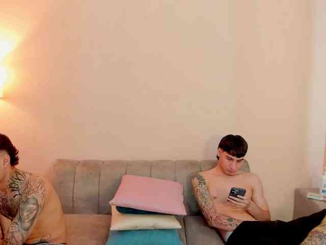 startlindagirlssome bongacams live cam model