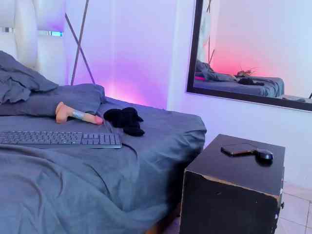 Lilicameron bongacams live cam model