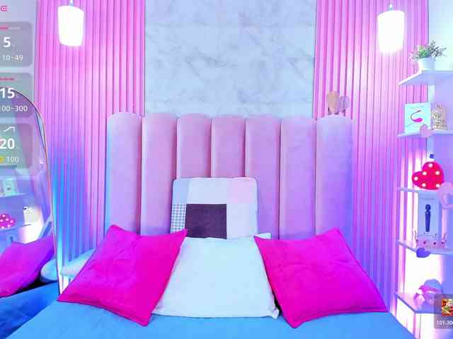 ArianaRougee bongacams live cam model