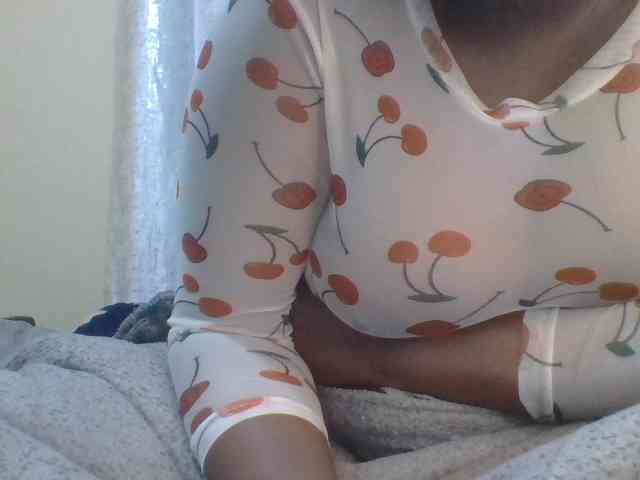 Shantell bongacams live cam model