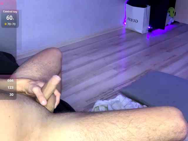MoonBabyCouple bongacams live cam model
