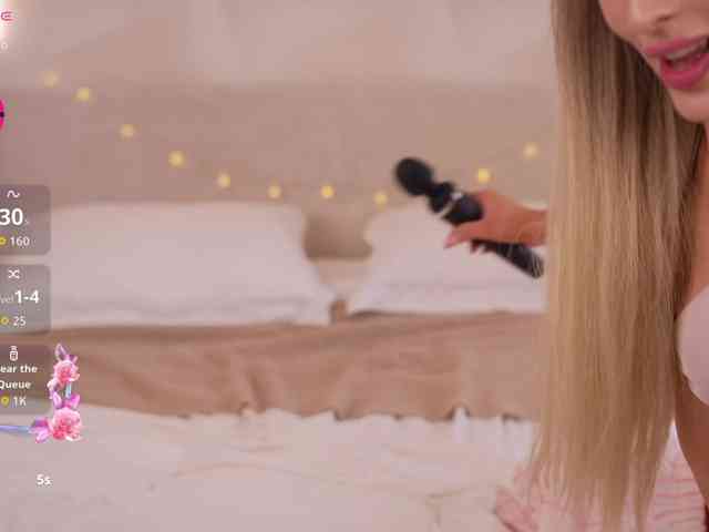 Tvoya-malyshka bongacams live cam model