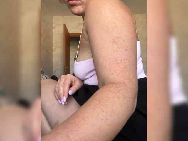 RUS577643 bongacams live cam model