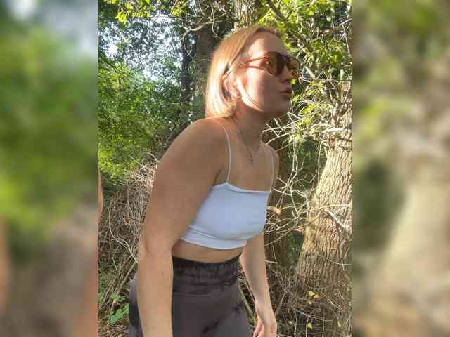 RUS577643 bongacams live cam model