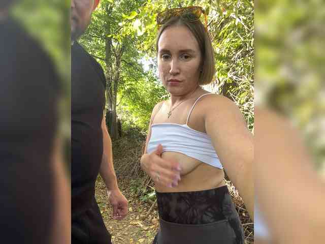 RUS577643 bongacams live cam model