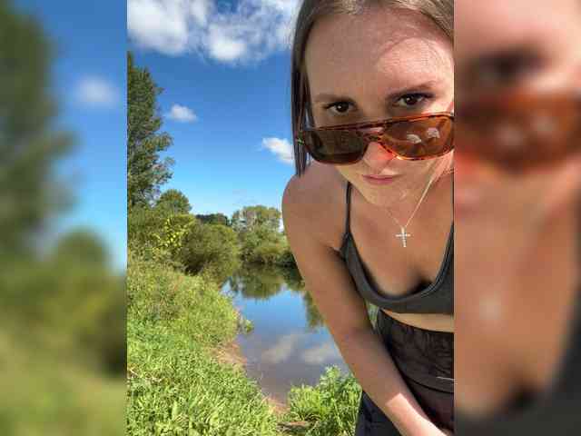 RUS577643 bongacams live cam model
