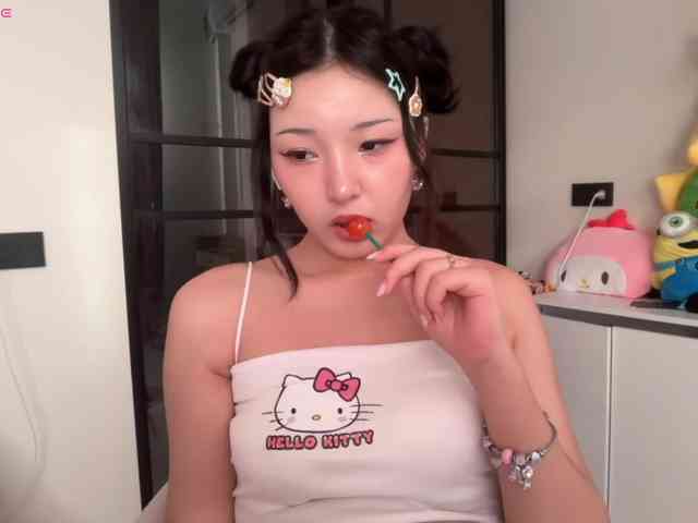 minnie-joy bongacams live cam model