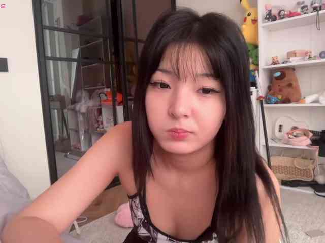 minnie-joy bongacams live cam model