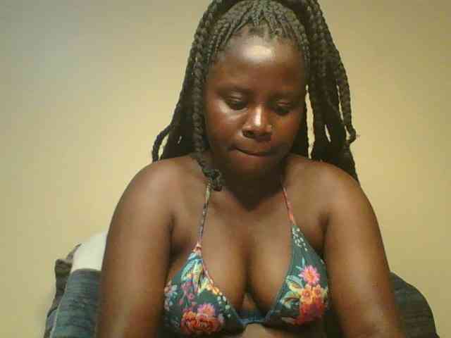 Loviett52 bongacams live cam model