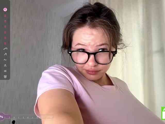EstellaRosenfeldt bongacams live cam model