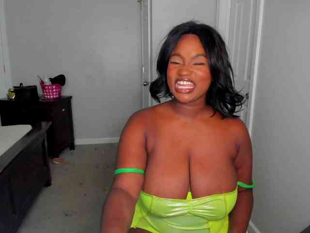 supanovaa bongacams live cam model