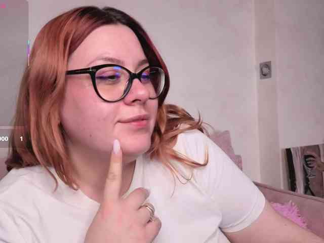 Valery-Grand bongacams live cam model
