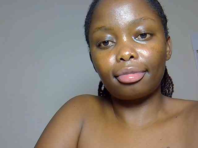 DASAH-1 bongacams live cam model