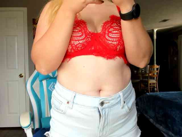 Adellebunny bongacams live cam model