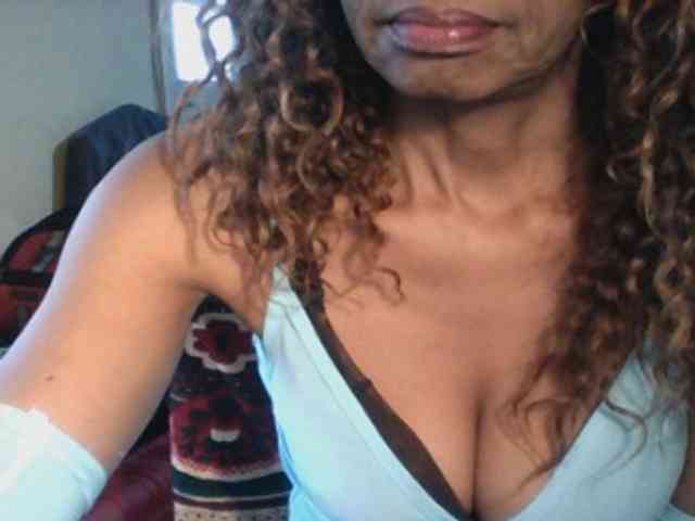 Famelapine bongacams live cam model
