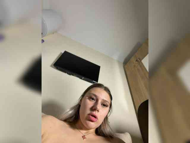 Viola18a bongacams live cam model