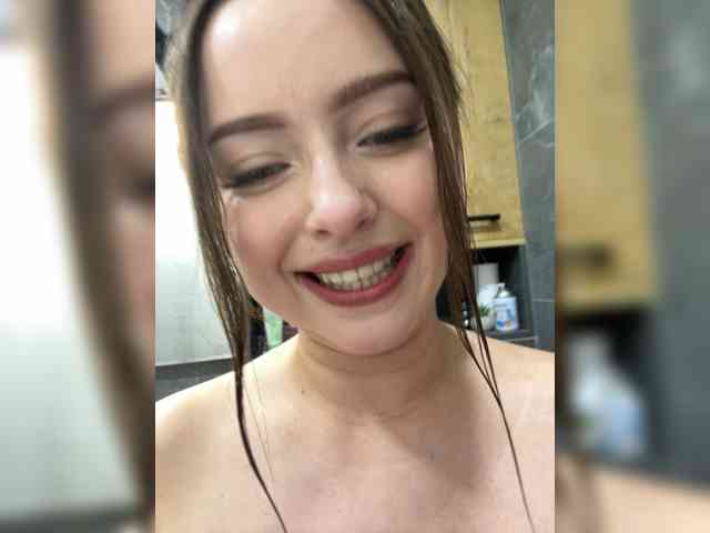 Lisuniyaa bongacams live cam model