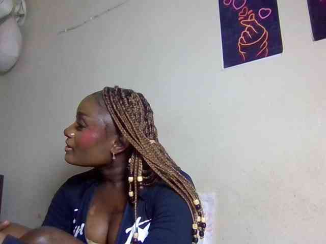 Kimzey bongacams live cam model