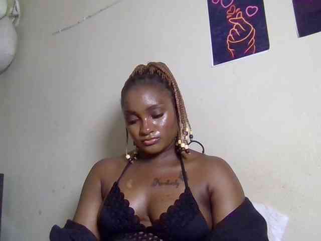 Kimzey bongacams live cam model