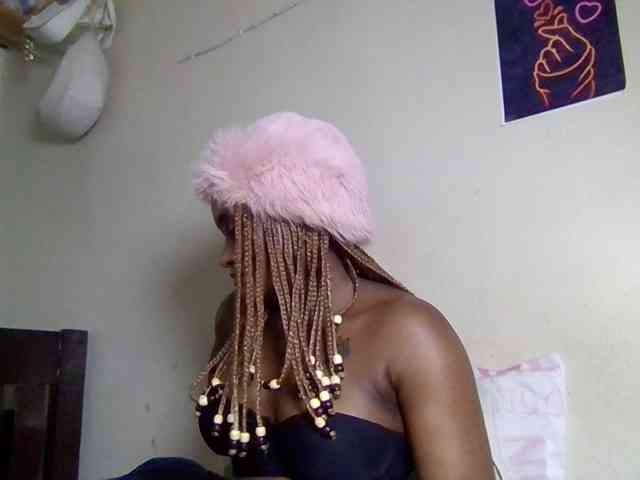 Kimzey bongacams live cam model