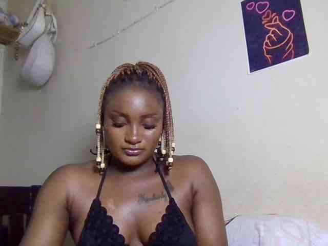 Kimzey bongacams live cam model