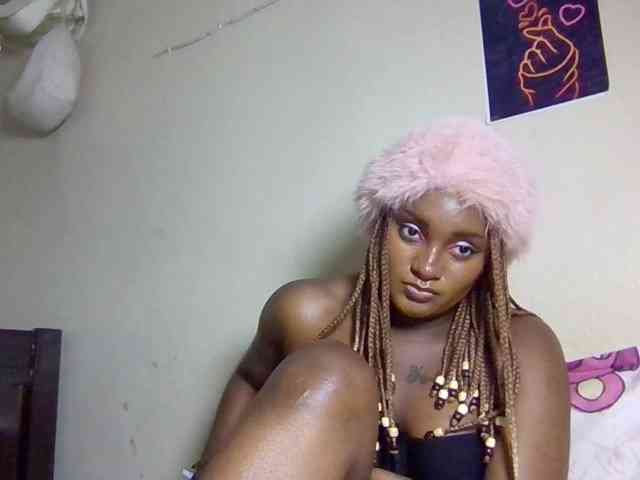 Kimzey bongacams live cam model