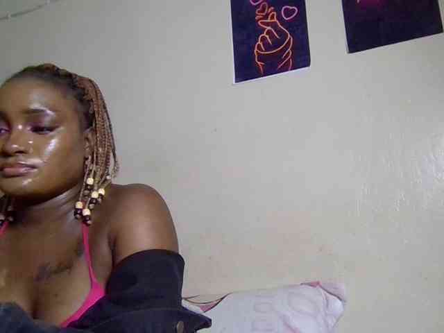 Kimzey bongacams live cam model