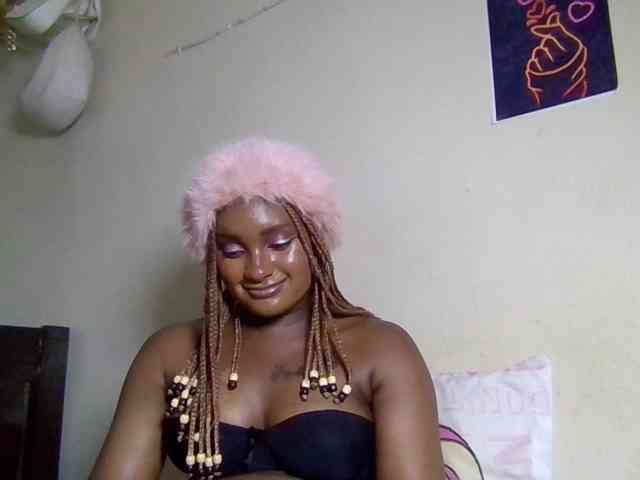 Kimzey bongacams live cam model