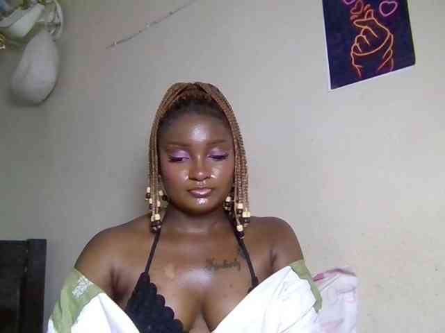 Kimzey bongacams live cam model