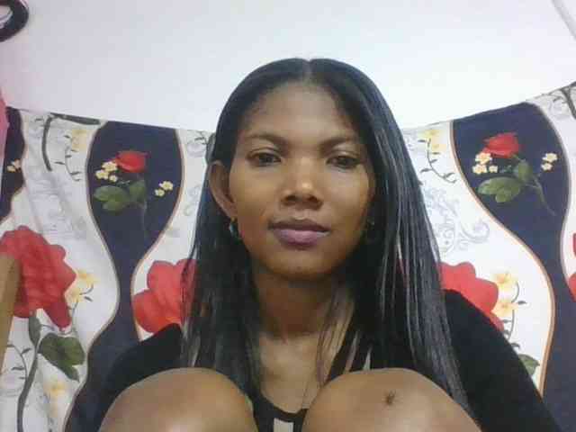 Lyah7a bongacams live cam model