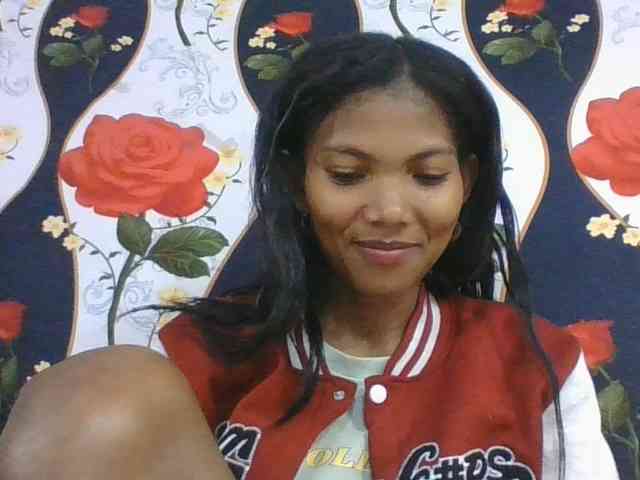 Lyah7a bongacams live cam model