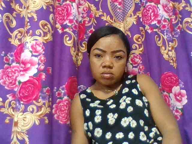 Elyah1a bongacams live cam model