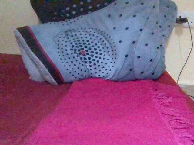 Cute-Selena2 bongacams live cam model