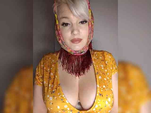 smeh-i-greh bongacams live cam model