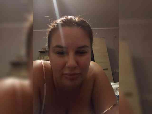 AvaQueen bongacams live cam model